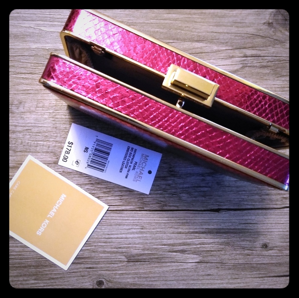 ⬇️MICHAEL KORS Pink Raspberry Clutch Purse
